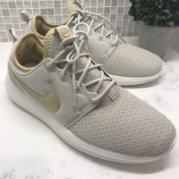 Nike NEW Women's Roshe Two - Picture 4 of 8
